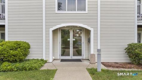 468 Main Street East Lyme CT 06357