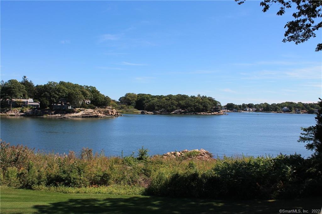 18 Harbour Village Branford CT 06405