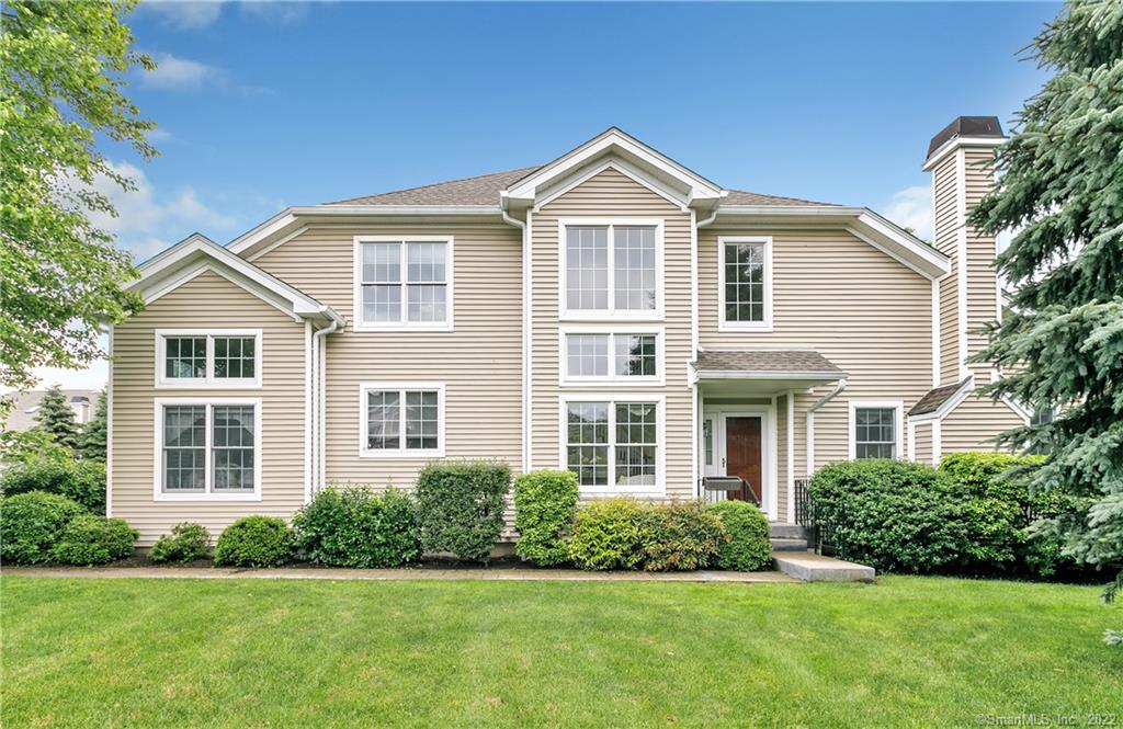 61 Regency Circle Trumbull CT 06611