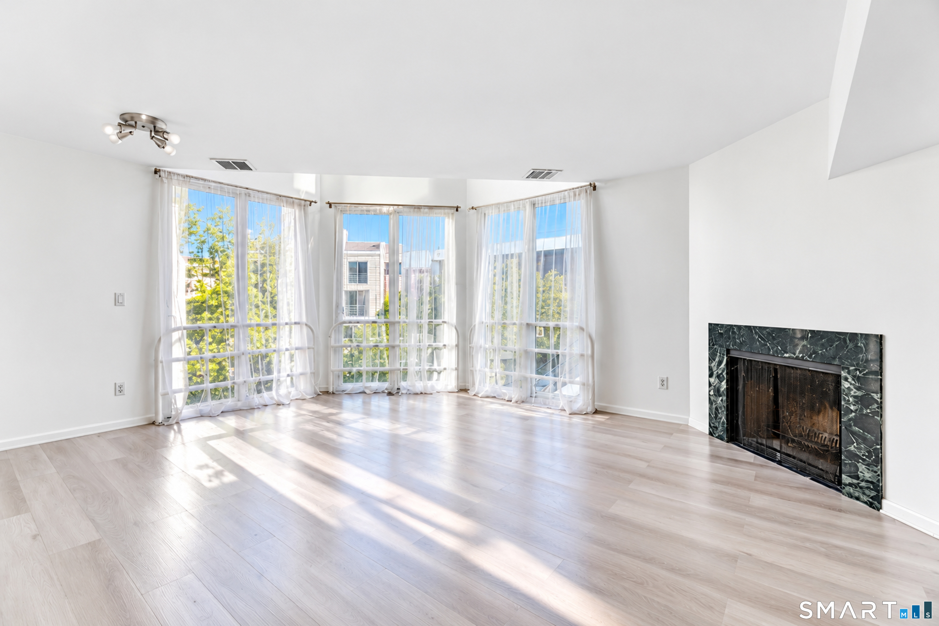 68 Harbour Close New Haven CT 06519