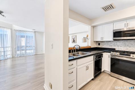 68 Harbour Close New Haven CT 06519
