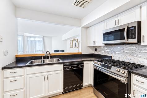 68 Harbour Close New Haven CT 06519