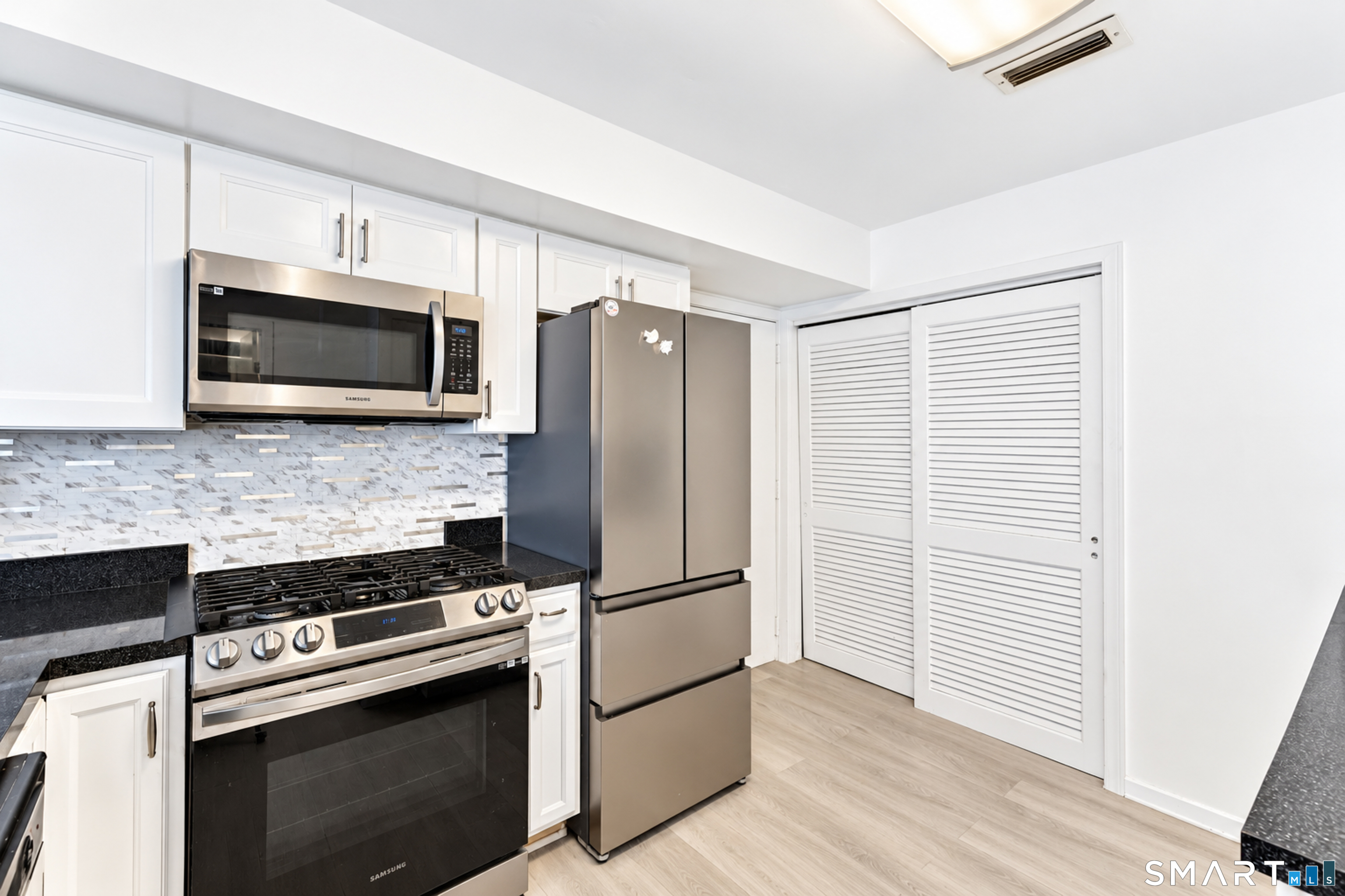68 Harbour Close New Haven CT 06519