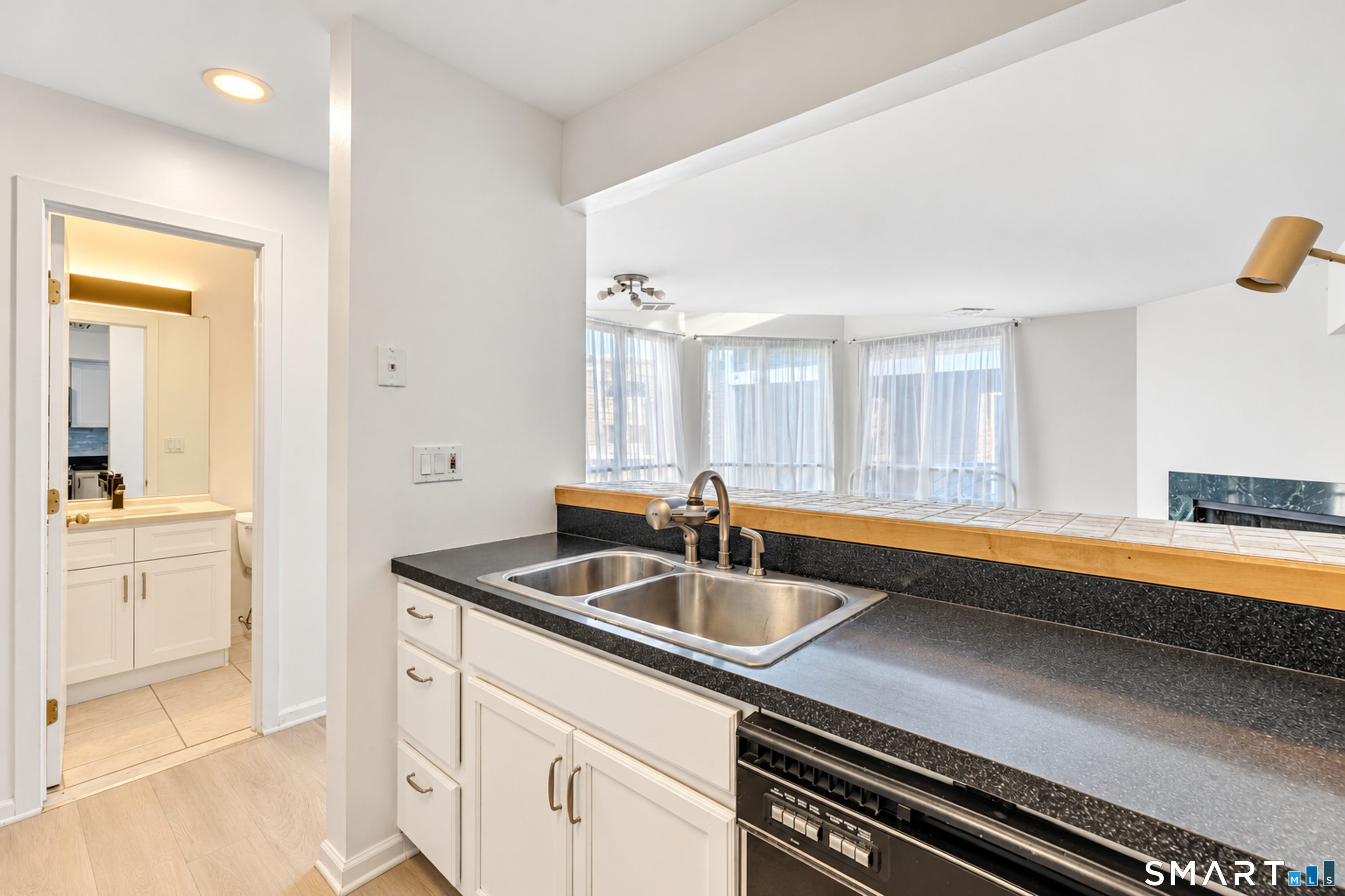 68 Harbour Close New Haven CT 06519