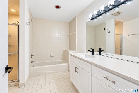 68 Harbour Close New Haven CT 06519