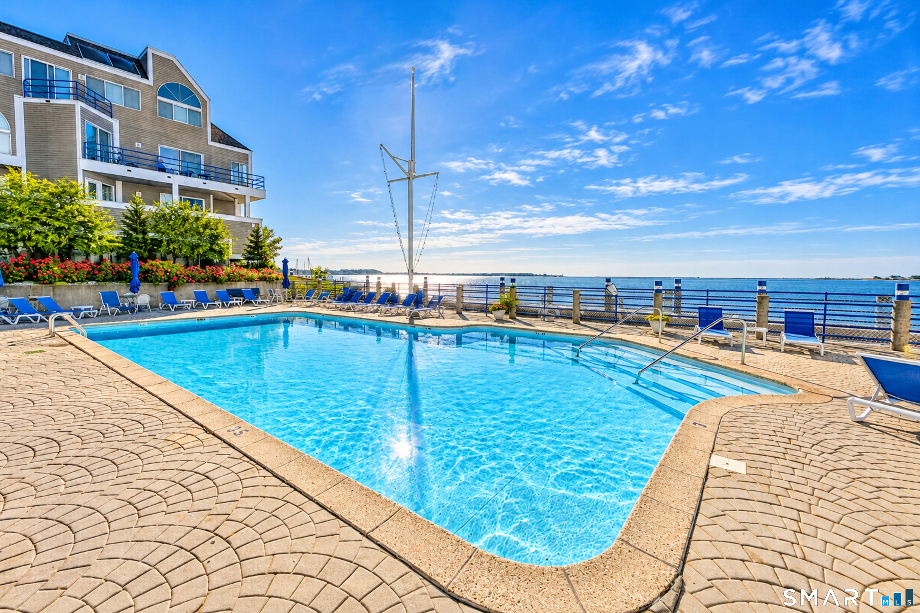 68 Harbour Close New Haven CT 06519