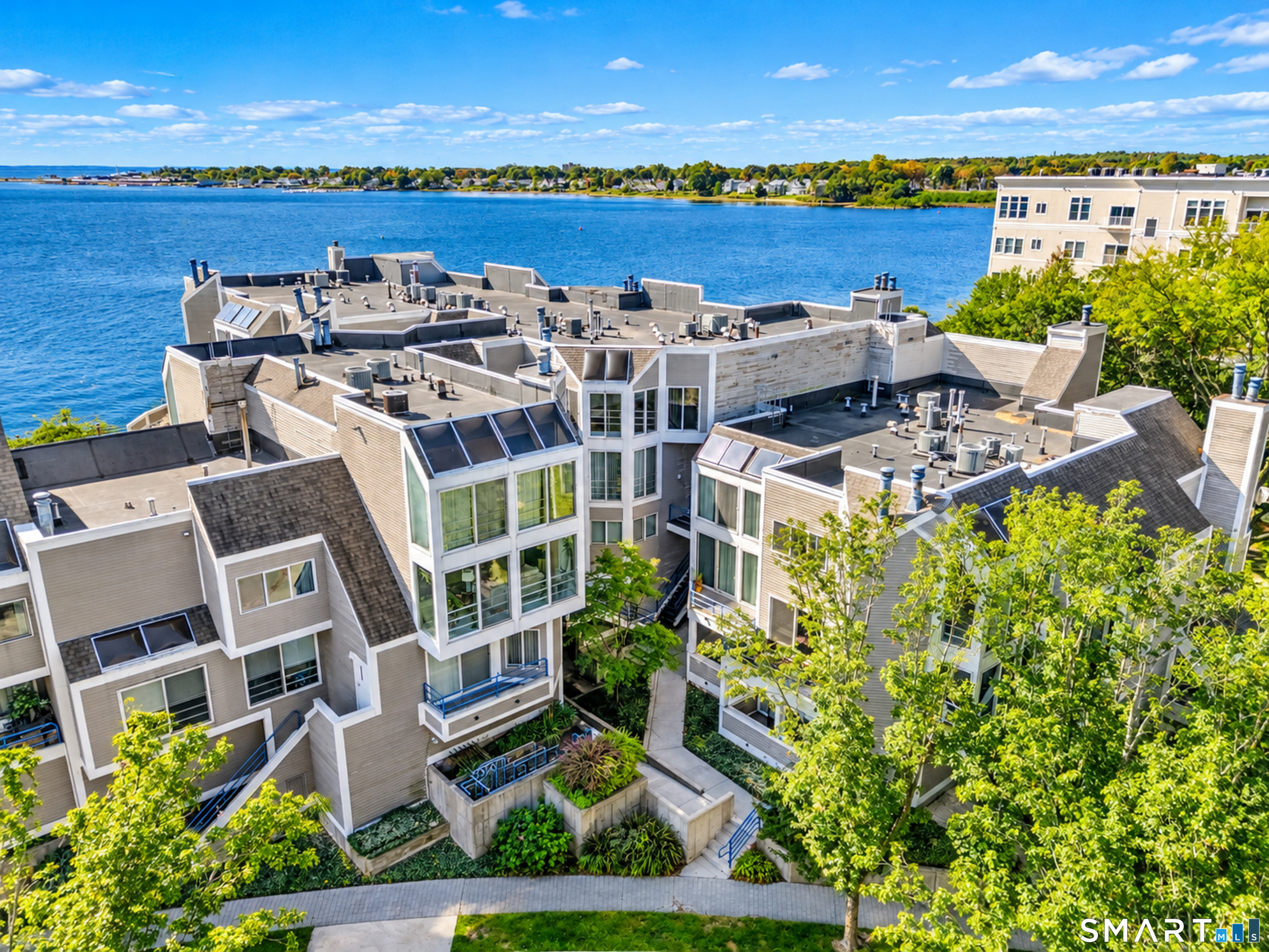68 Harbour Close New Haven CT 06519