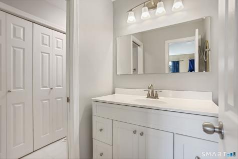 562 Oak Avenue Cheshire CT 06410