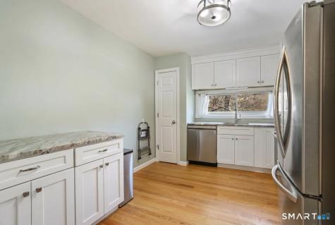 562 Oak Avenue Cheshire CT 06410
