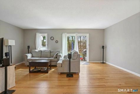 562 Oak Avenue Cheshire CT 06410