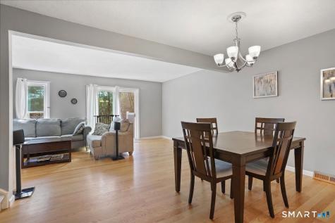 562 Oak Avenue Cheshire CT 06410