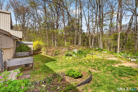 44 Mohawk Trail Guilford CT 06437
