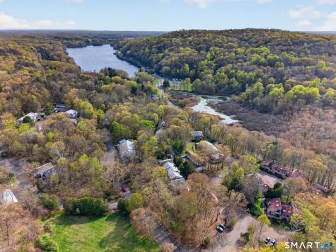 44 Mohawk Trail Guilford CT 06437
