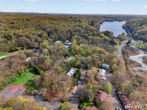 44 Mohawk Trail Guilford CT 06437