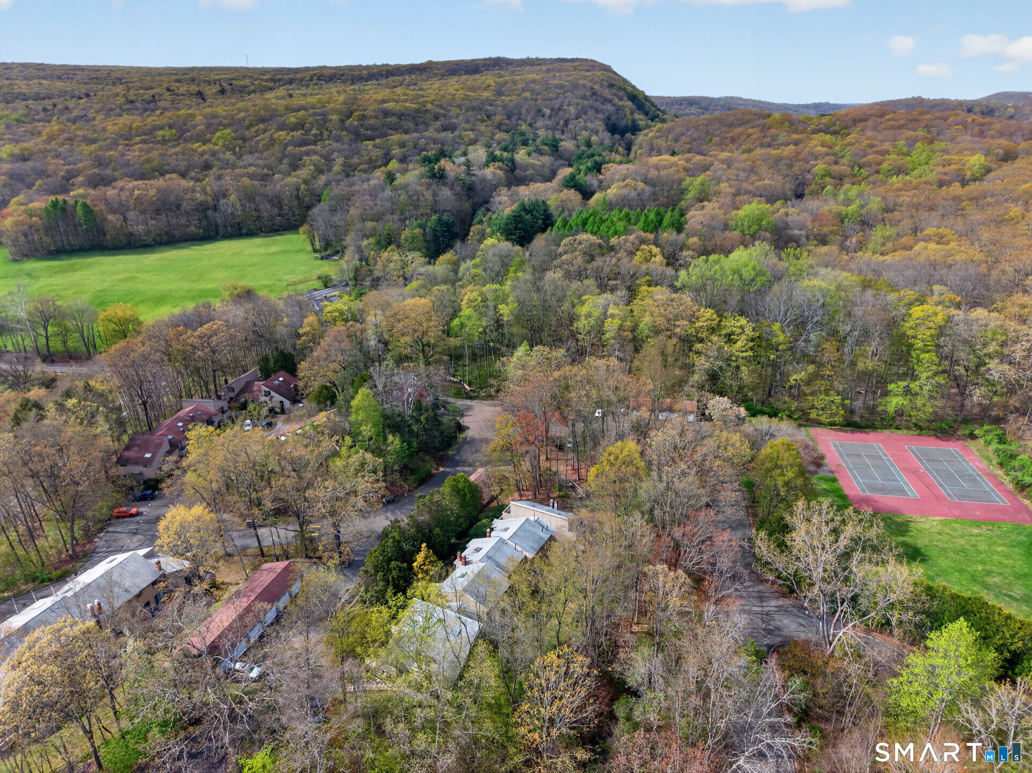 44 Mohawk Trail Guilford CT 06437