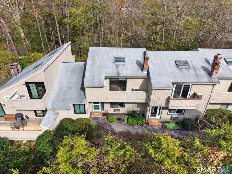 44 Mohawk Trail Guilford CT 06437