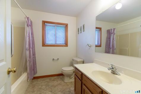 144 Barn Finch Circle Naugatuck CT 06770
