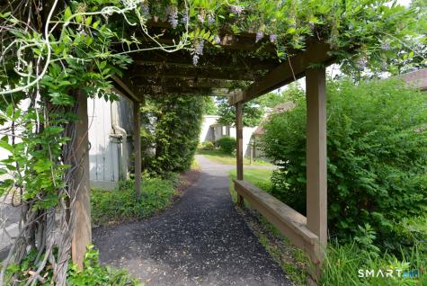 196 Heritage Village Southbury CT 06488