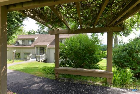 196 Heritage Village Southbury CT 06488