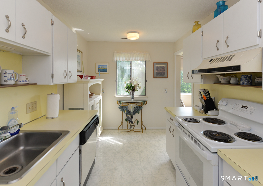 196 Heritage Village Southbury CT 06488
