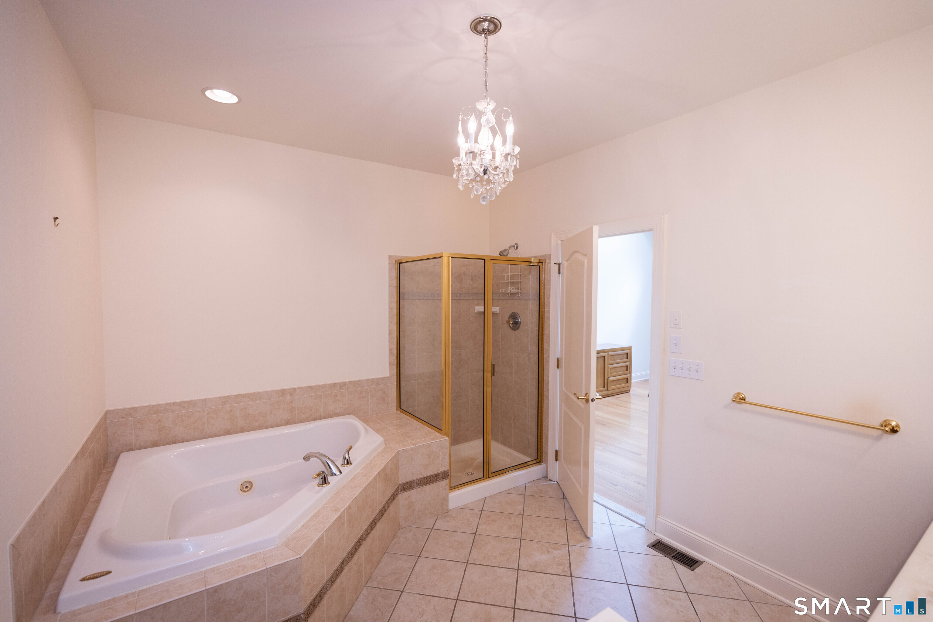 108 Imperial Court Trumbull CT 06611