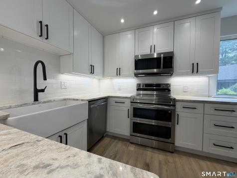 883 Heritage Village Southbury CT 06488