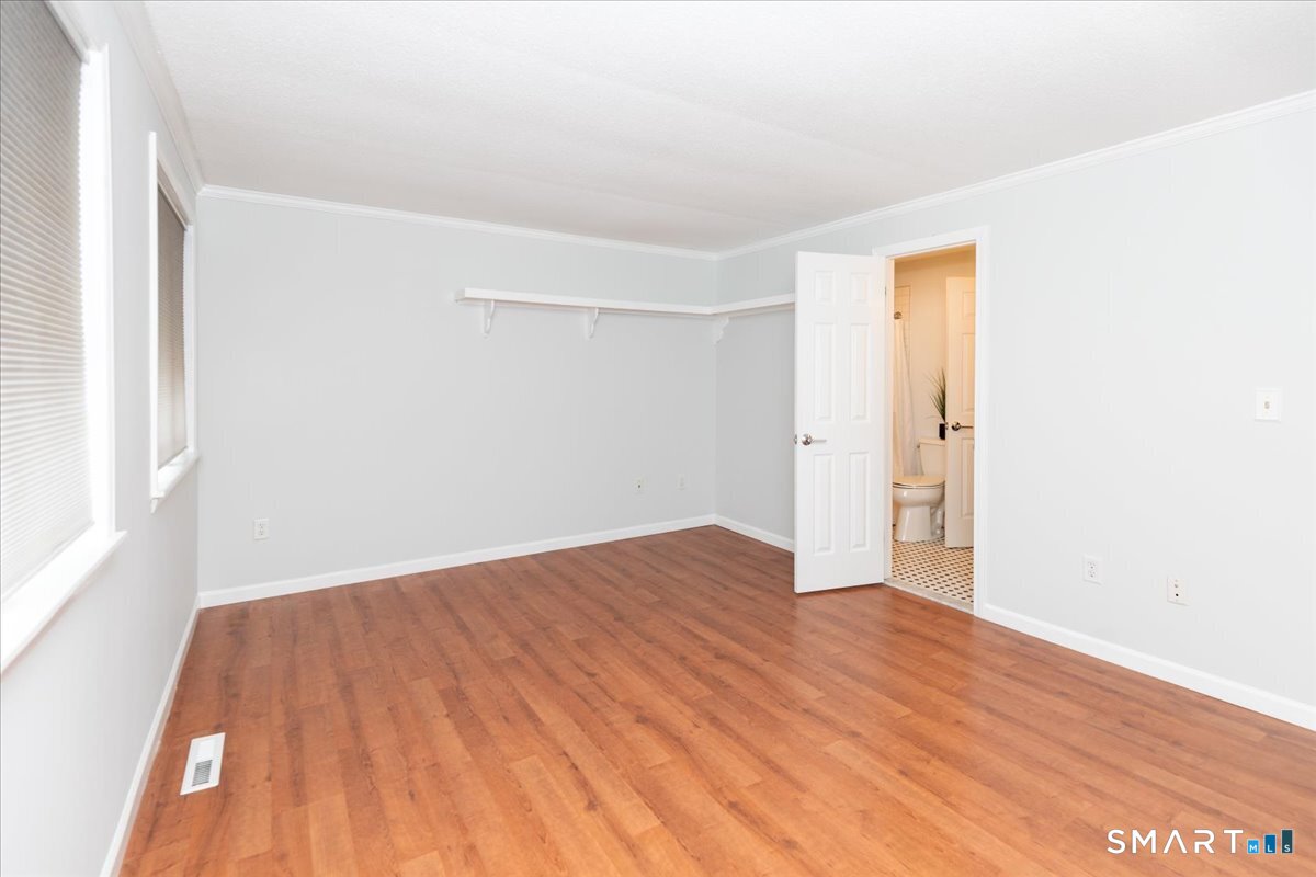 17 Conestoga Way Glastonbury CT 06033