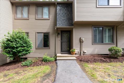 17 Conestoga Way Glastonbury CT 06033