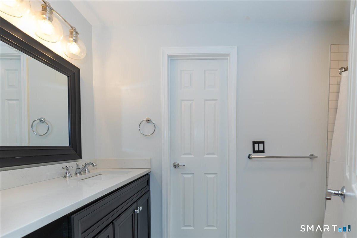 17 Conestoga Way Glastonbury CT 06033