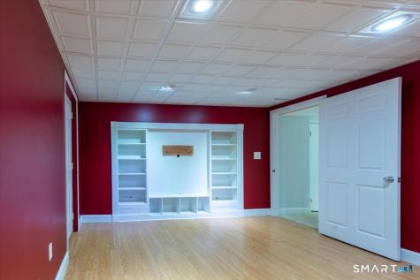 17 Conestoga Way Glastonbury CT 06033