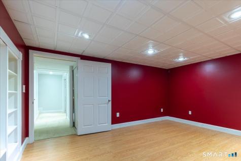 17 Conestoga Way Glastonbury CT 06033
