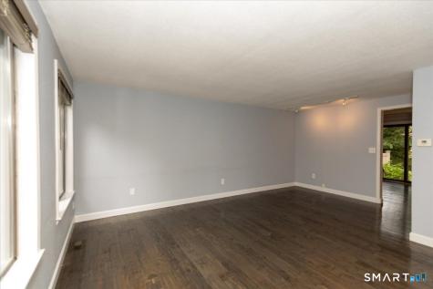 17 Conestoga Way Glastonbury CT 06033