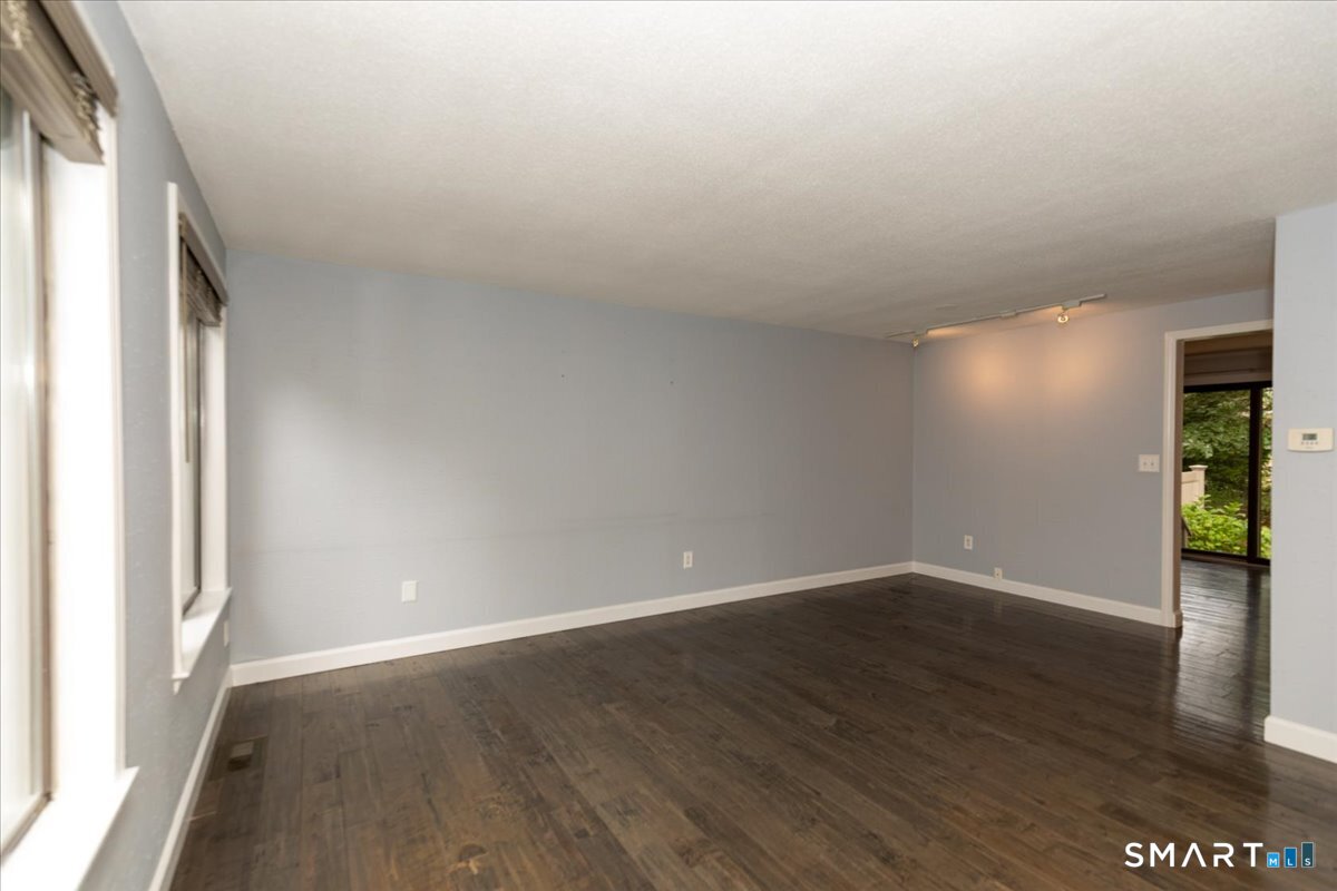 17 Conestoga Way Glastonbury CT 06033