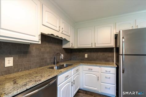 17 Conestoga Way Glastonbury CT 06033
