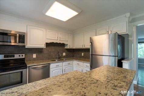 17 Conestoga Way Glastonbury CT 06033