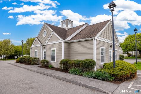54 Elizabeth Circle Newtown CT 06482