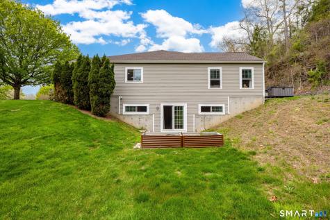 54 Elizabeth Circle Newtown CT 06482
