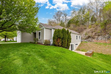 54 Elizabeth Circle Newtown CT 06482