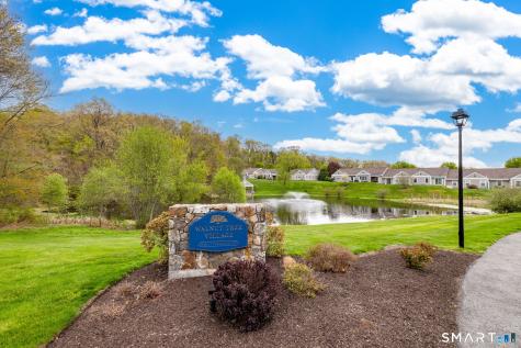54 Elizabeth Circle Newtown CT 06482