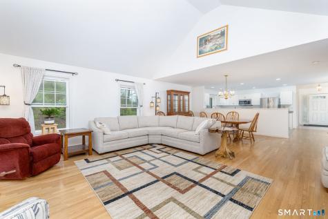 54 Elizabeth Circle Newtown CT 06482