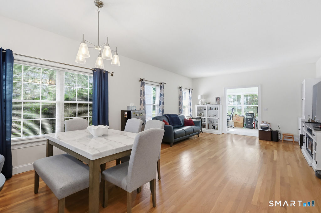 4 Clover Lane Farmington CT 06032