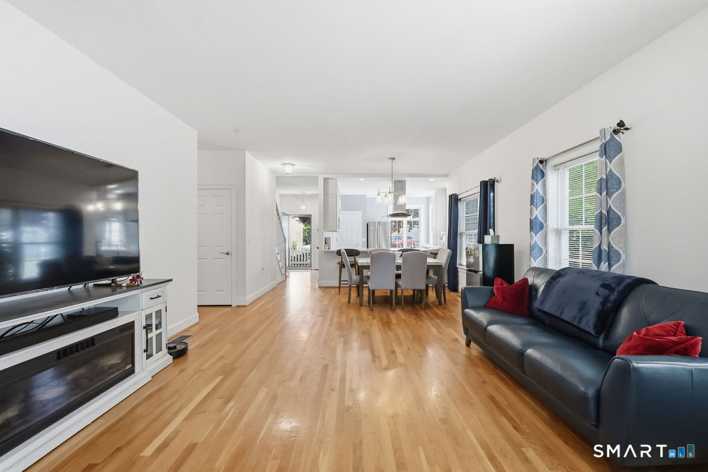 4 Clover Lane Farmington CT 06032