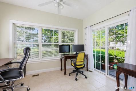 4 Clover Lane Farmington CT 06032