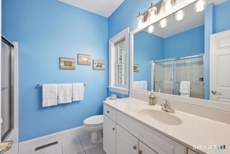 4 Clover Lane Farmington CT 06032
