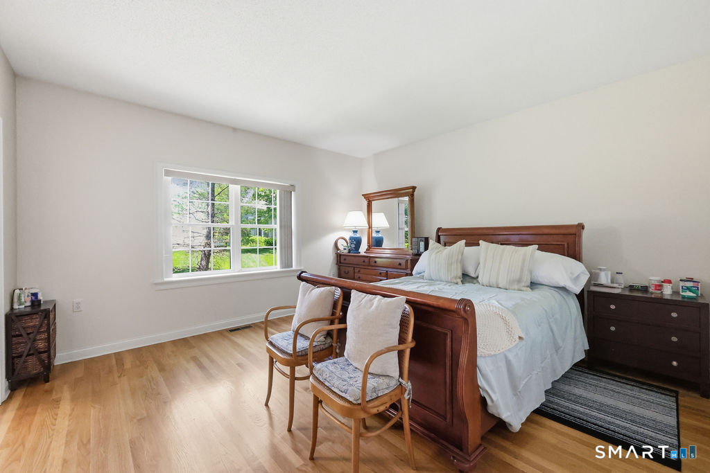 4 Clover Lane Farmington CT 06032