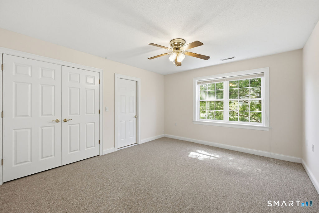 4 Clover Lane Farmington CT 06032