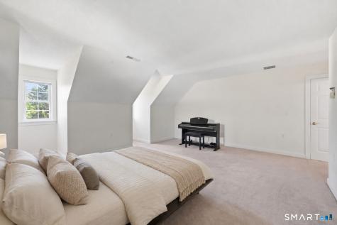 4 Clover Lane Farmington CT 06032
