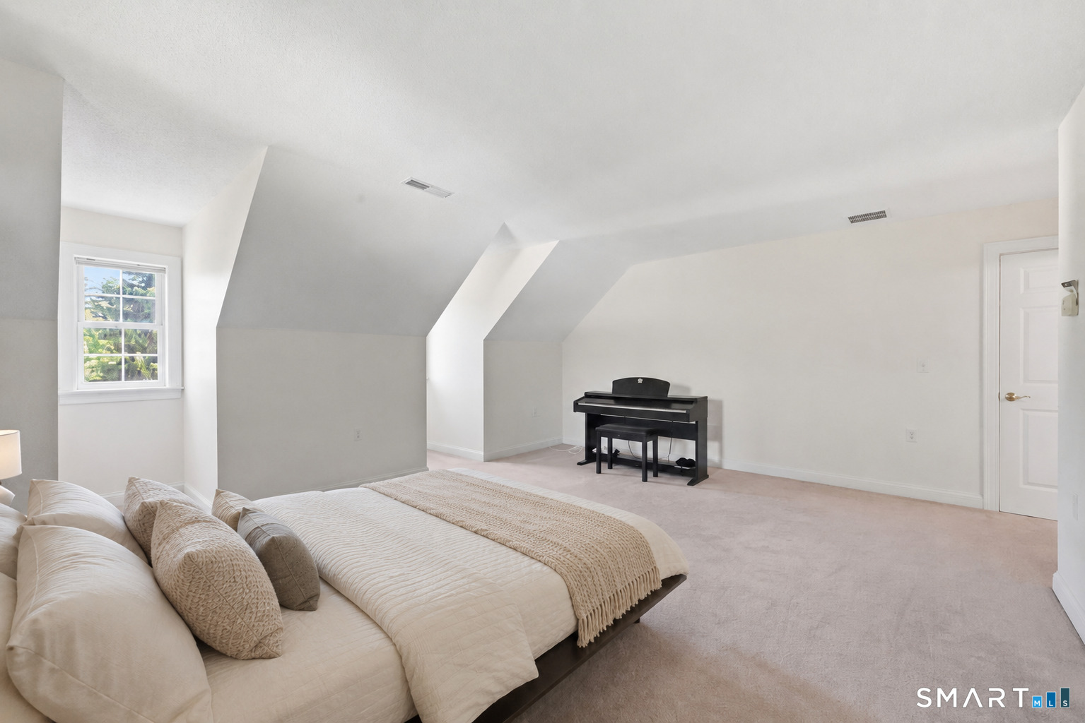 4 Clover Lane Farmington CT 06032