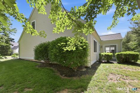 4 Clover Lane Farmington CT 06032
