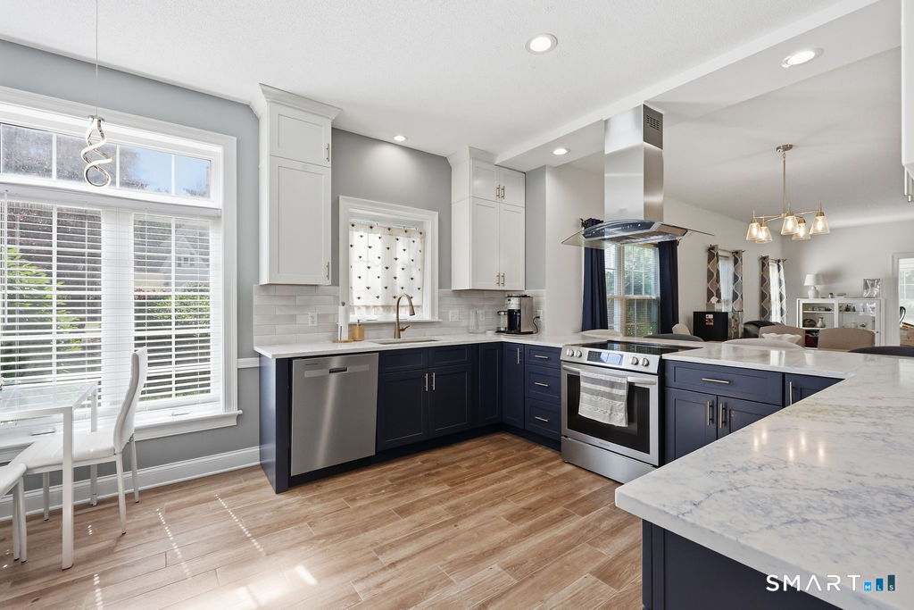 4 Clover Lane Farmington CT 06032